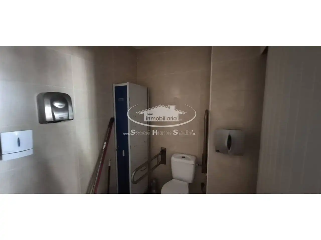 Bany de Local de lloguer en Sanlúcar de Barrameda amb Aire condicionat