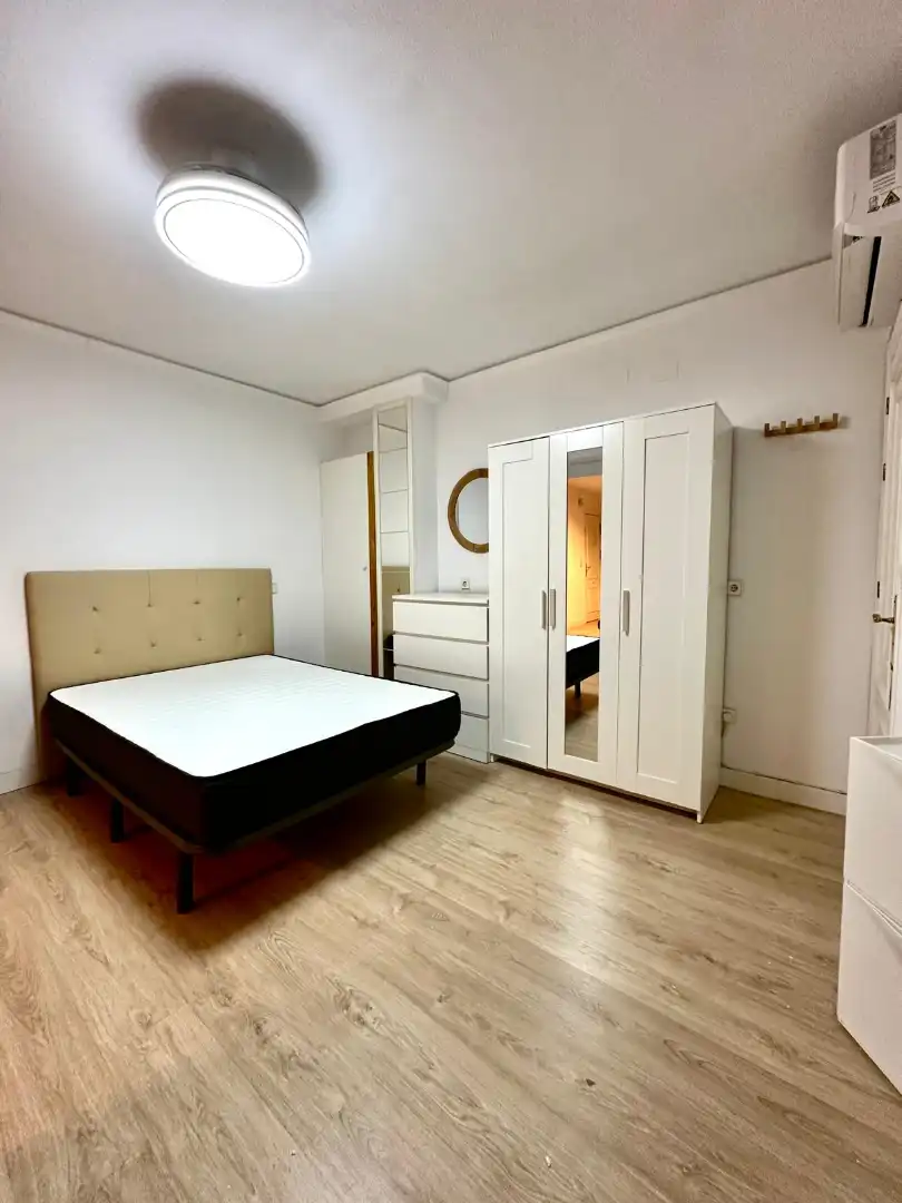 Dormitori de Apartament de lloguer en Águilas amb Aire condicionat, Calefacció i Moblat