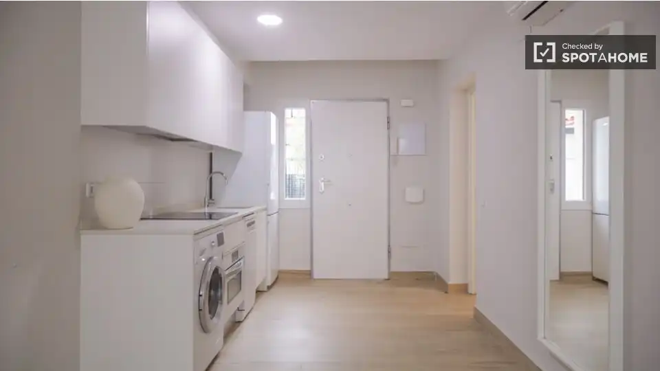 Flat with terrace to rent in Tetuán, imagen 8