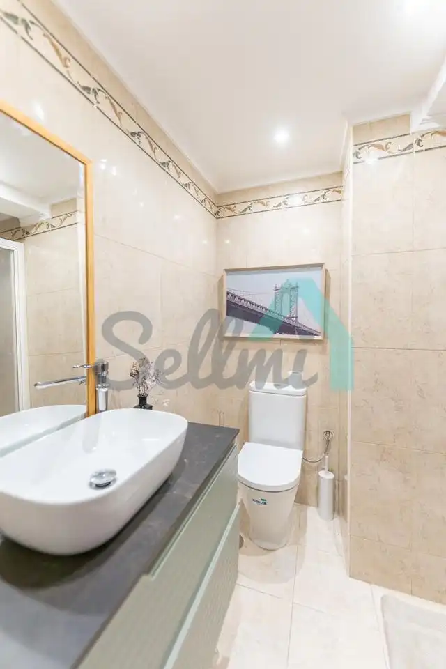 Baño de Piso de alquiler en Gijón  con Calefacción, Parquet y Amueblado
