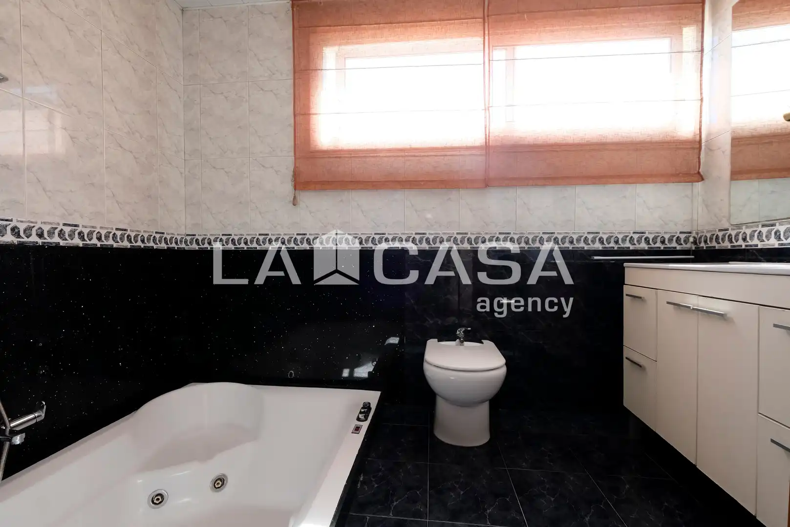 Baño de Casa o chalet en venta en Barcelona con Terraza y Trastero