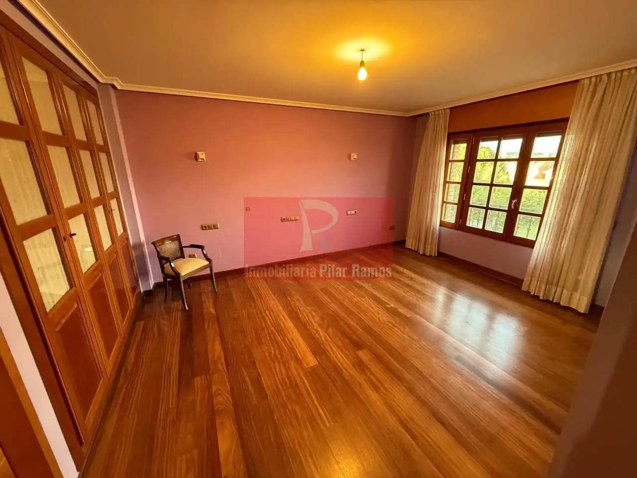 Sala d'estar de Casa adosada en venda en Sariegos amb Calefacció, Jardí privat i Terrassa