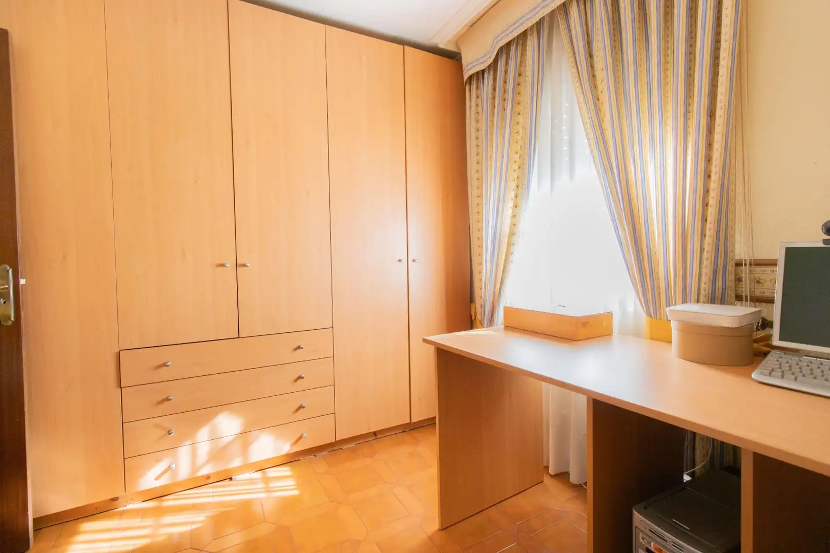 Schlafzimmer von Maisonette zum Verkauf in Massamagrell mit Klimaanlage, Terrasse und Balkon