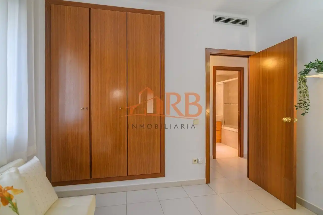 Habitación de Ático en venta en Castelldefels con Aire acondicionado, Calefacción y Terraza