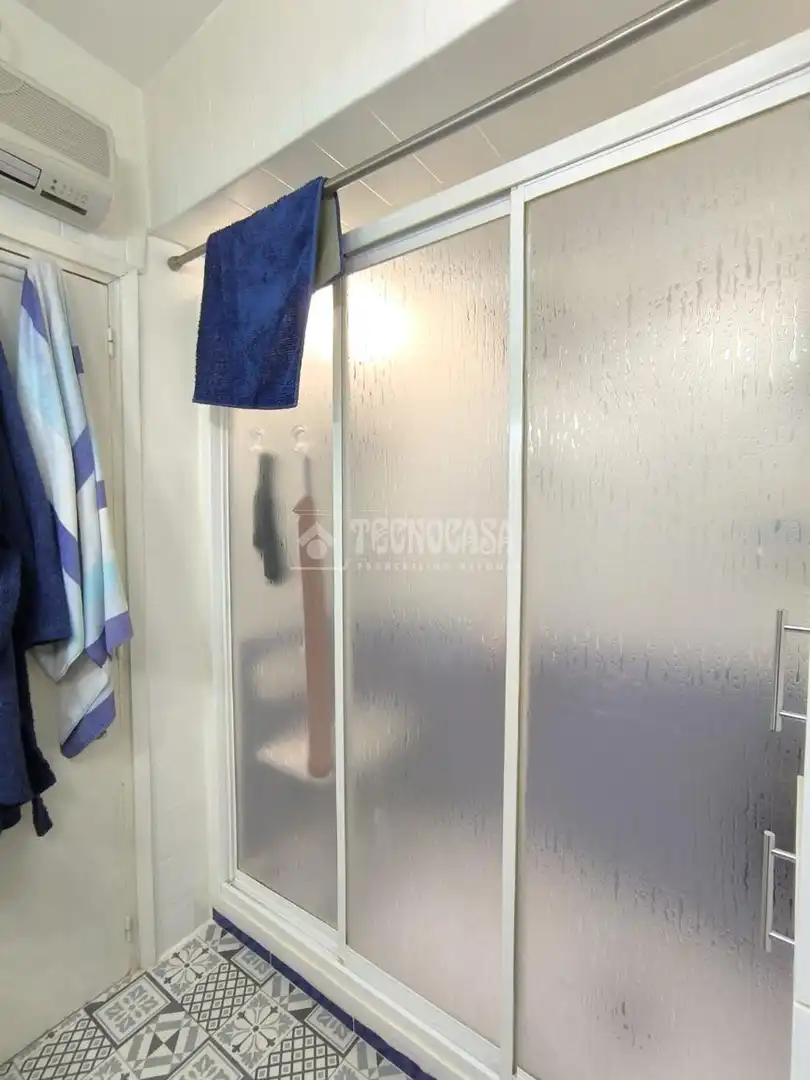 Baño de Piso en venta en Alcalá de Henares con Aire acondicionado, Calefacción y Parquet