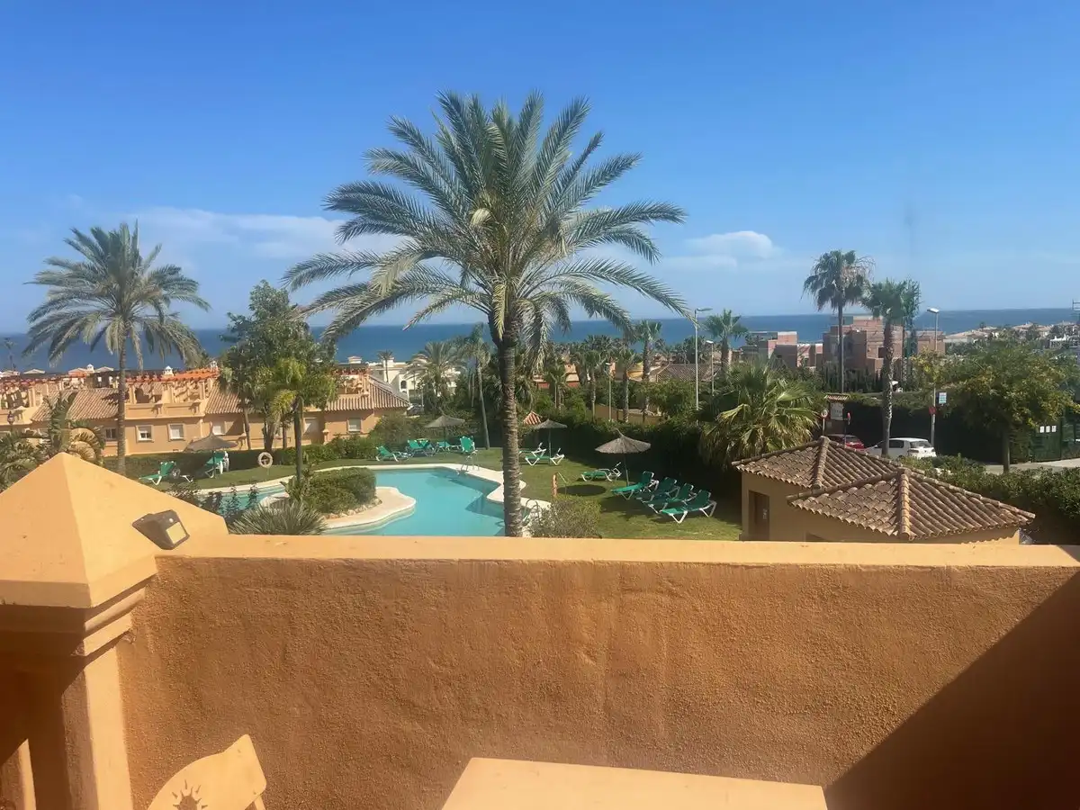 Vista exterior de Casa adosada en venda en Estepona Pueblo