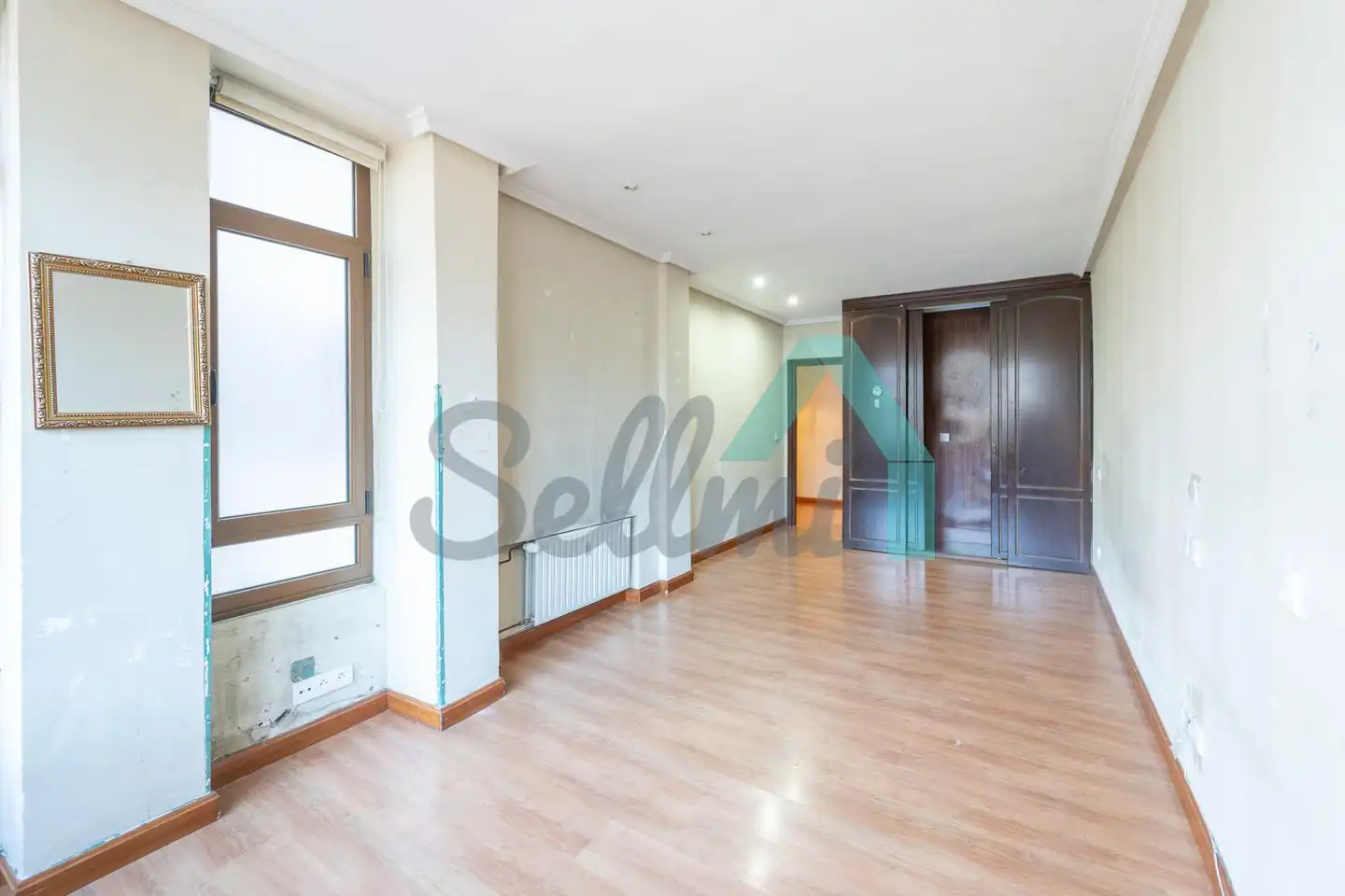 Habitación de Piso en venta en Oviedo  con Calefacción, Terraza y Trastero