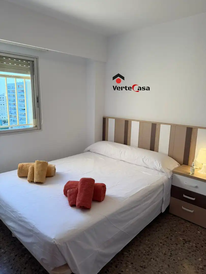 Dormitori de Apartament de lloguer en El Puig de Santa Maria amb Calefacció, Terrassa i Piscina comunitària