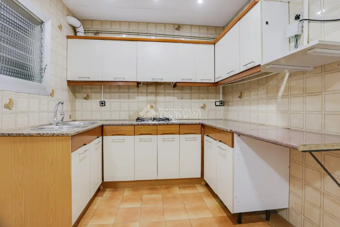 Cocina de Piso en venta en L'Hospitalet de Llobregat