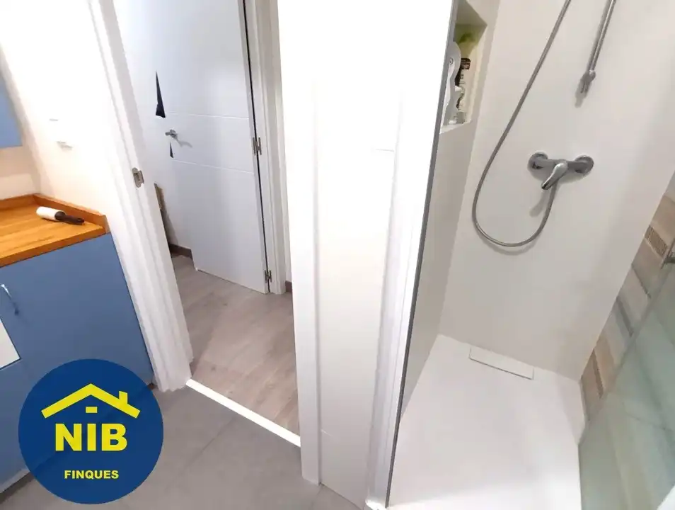 Baño de Piso en venta en Barcelona con Calefacción, Parquet y Horno