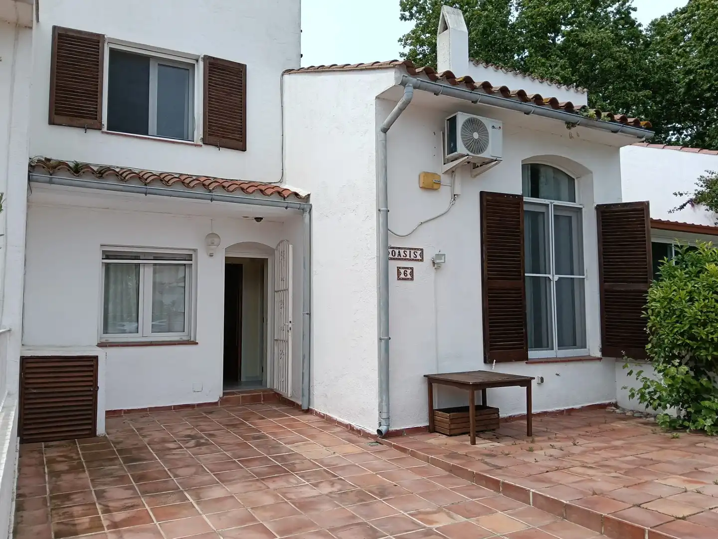 Vista exterior de Casa o xalet en venda en Empuriabrava amb Aire condicionat, Calefacció i Jardí privat