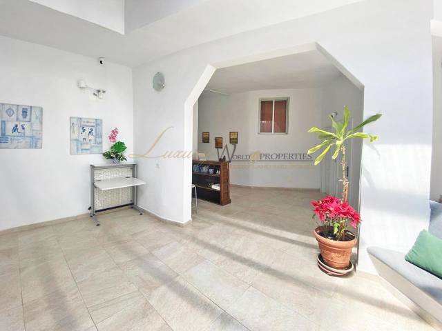 Edificio en Venta en Los Laureles en Santiago del Teide pueblo