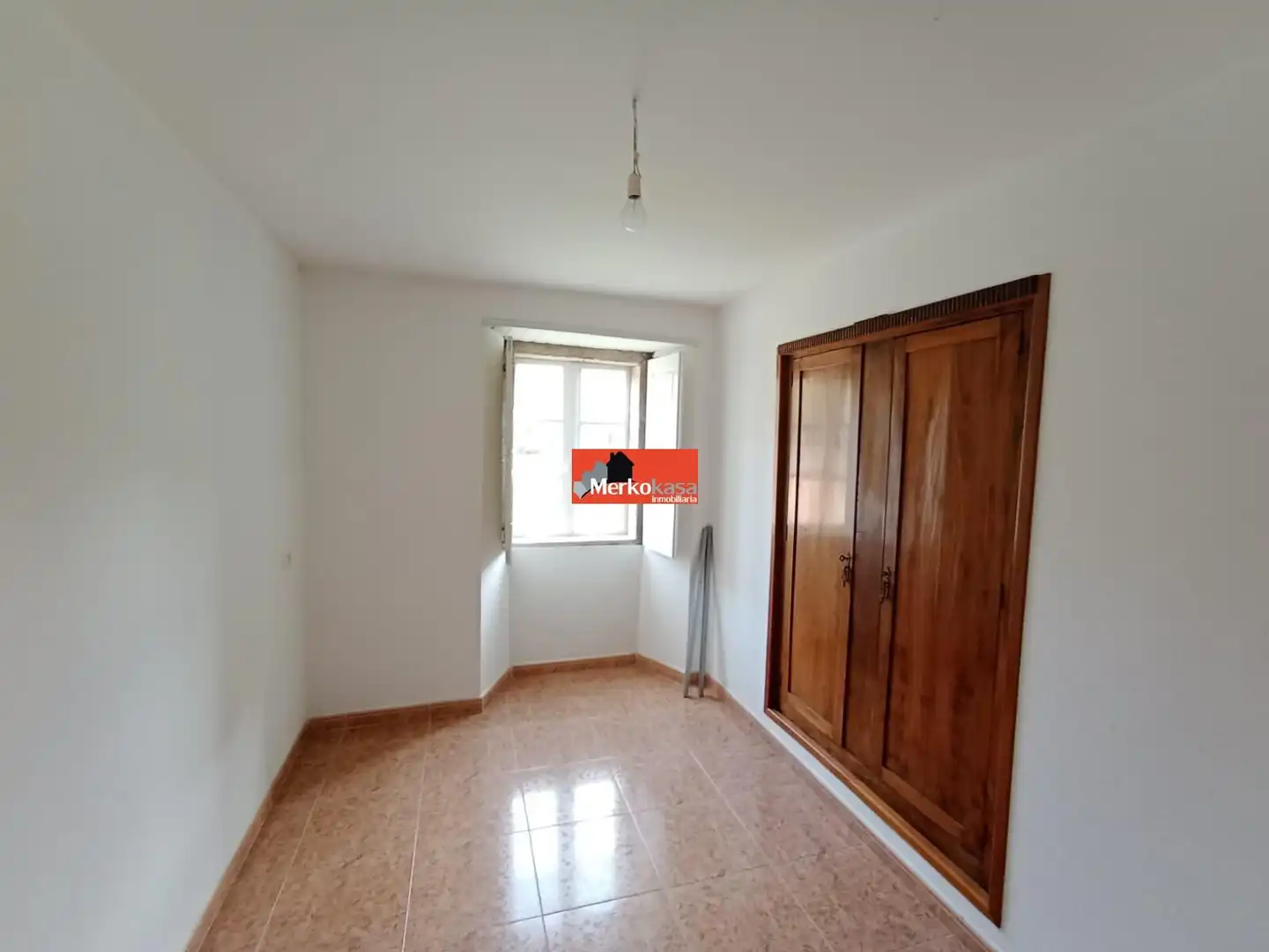 Finca rústica en venda en Begonte amb Jardí privat
