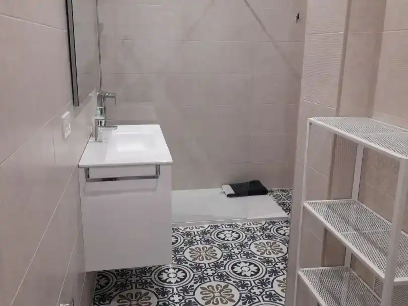 Badezimmer von Erdgeschoss zur Miete in Águilas mit Klimaanlage und Möbliert