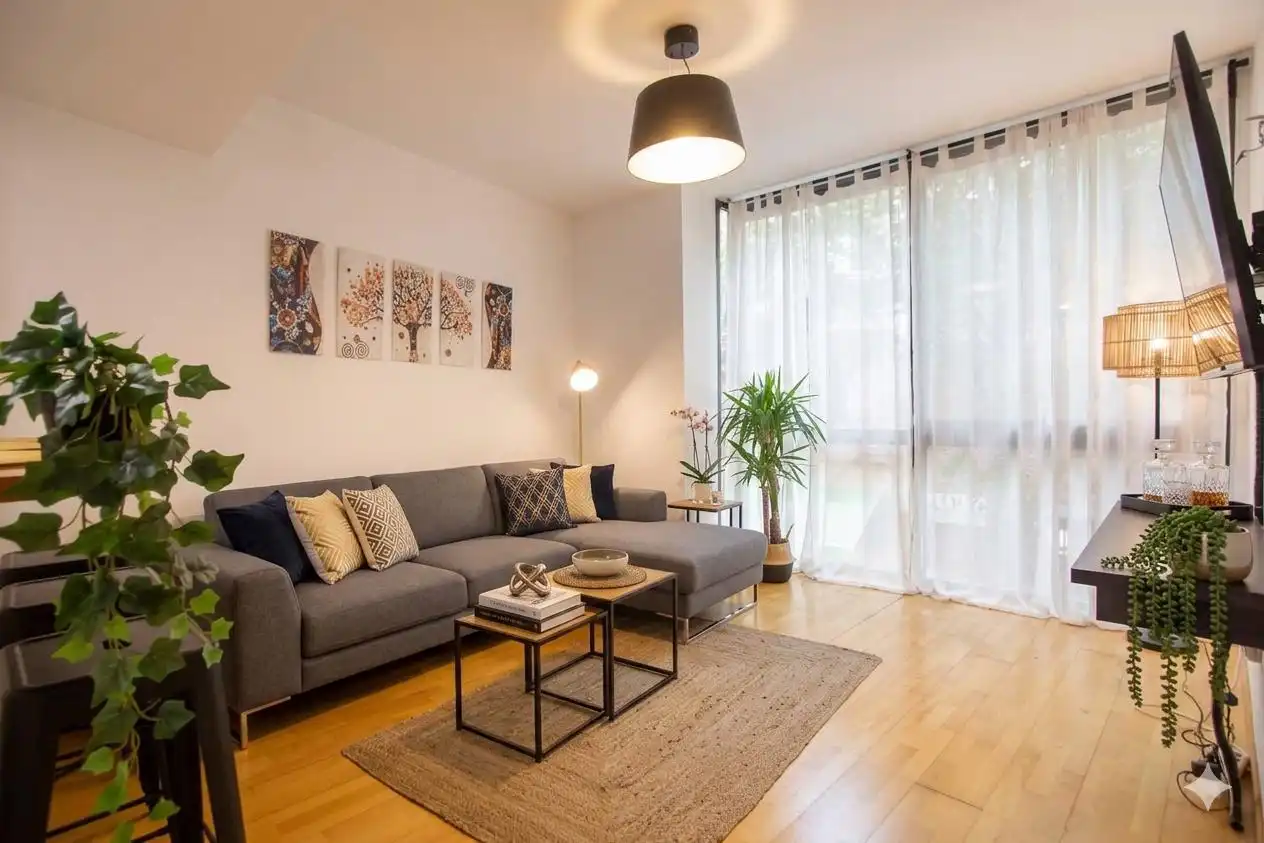 Sala d'estar de Pis en venda en Barcelona amb Aire condicionat, Calefacció i Parquet