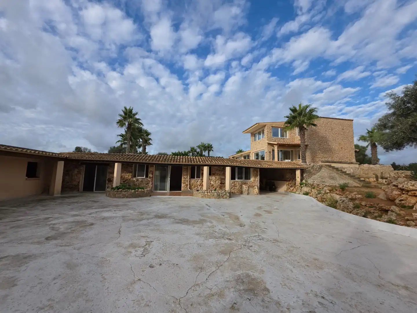 Vista exterior de Finca rústica en venta en Sant Llorenç des Cardassar con Aire acondicionado, Calefacción y Trastero