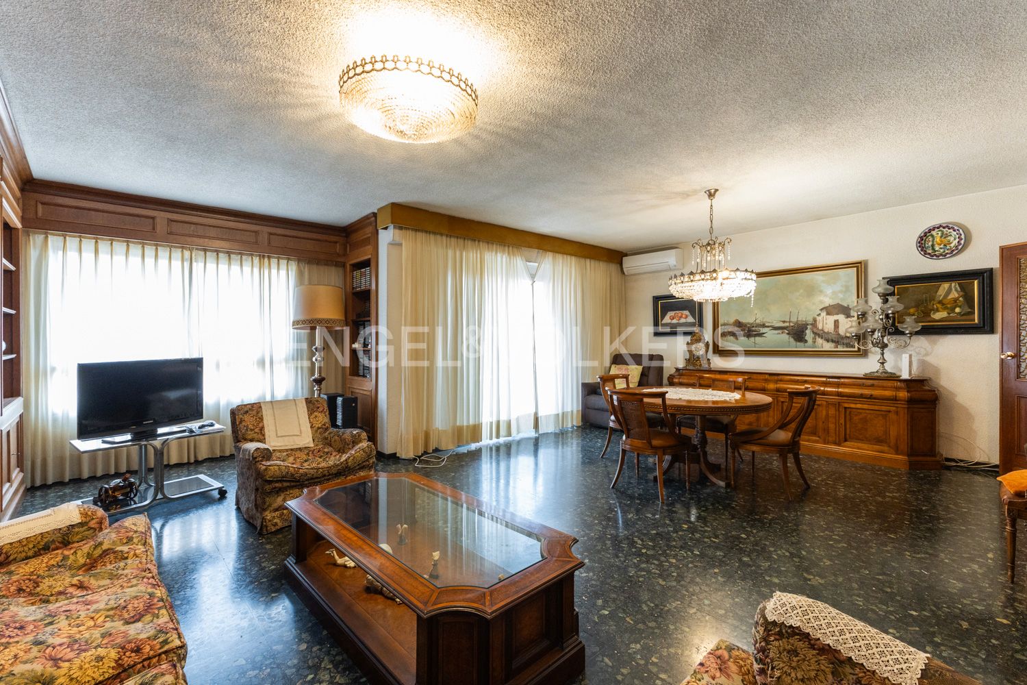 Living room of Apartment for sale in  Valencia Capital  with Air Conditioner, Heating and Balcony