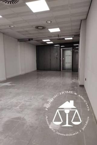 Local comercial en Alquiler en La Verneda i la Pau