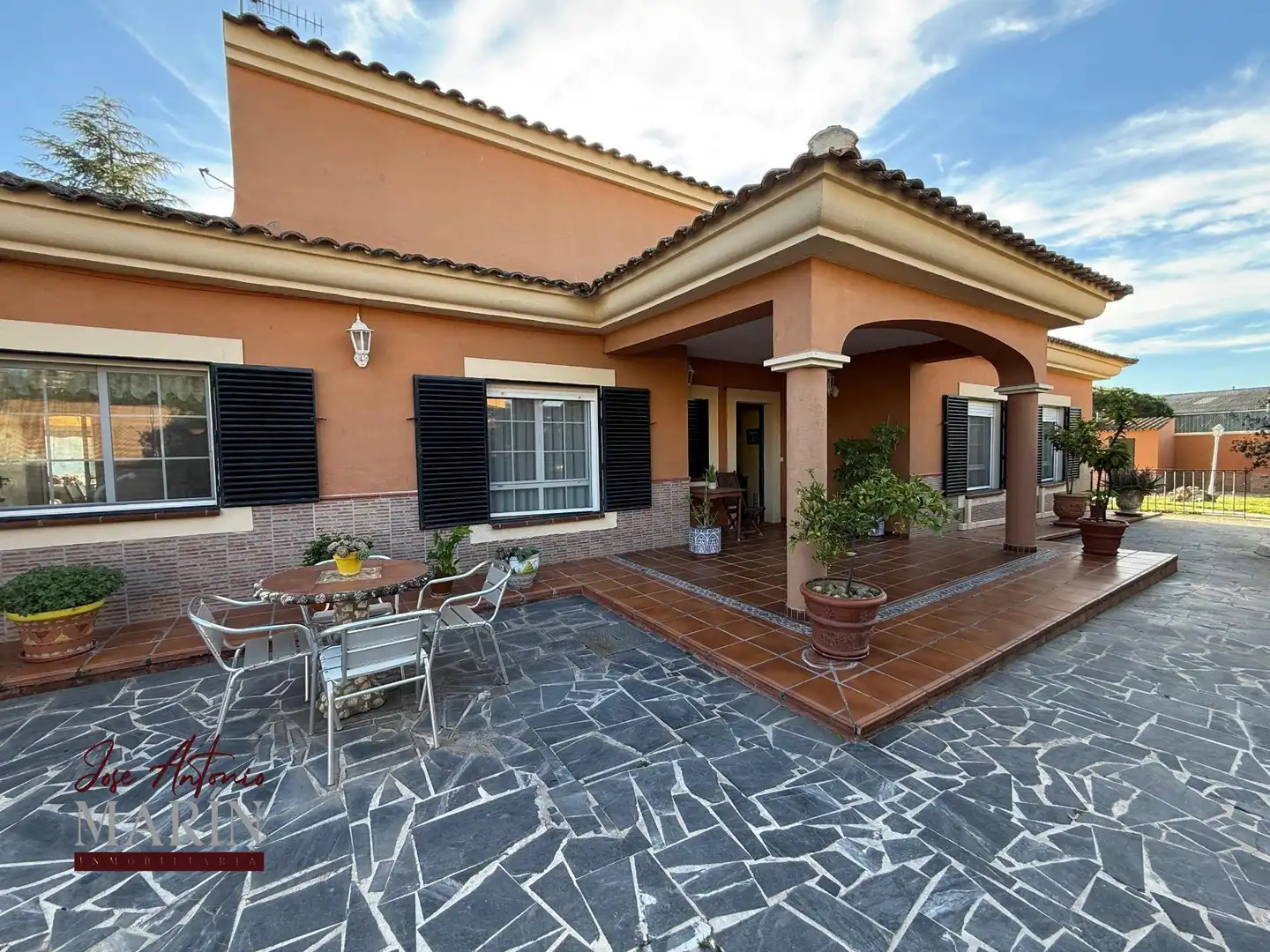 Vista exterior de Casa o chalet en venta en Badajoz con Aire acondicionado, Calefacción y Jardín privado