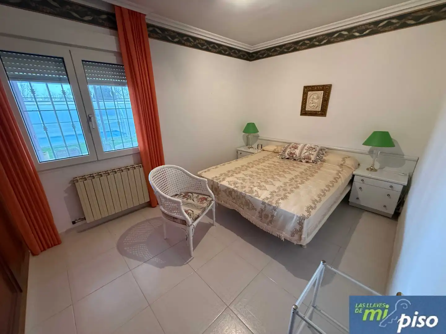 Dormitori de Casa o xalet en venda en Santovenia de Pisuerga amb Calefacció, Jardí privat i Parquet