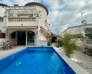 Piscina de Casa adosada en venda en Empuriabrava amb Aire condicionat, Terrassa i Piscina