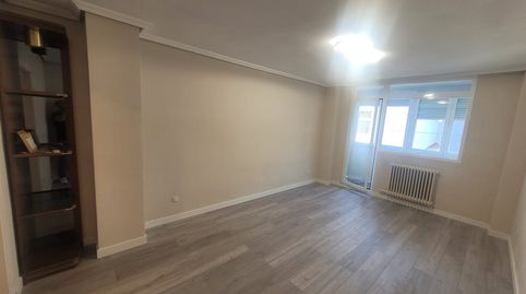 Photo 3 of Flat for rent in C. Almería, Delicias, Valladolid Capital