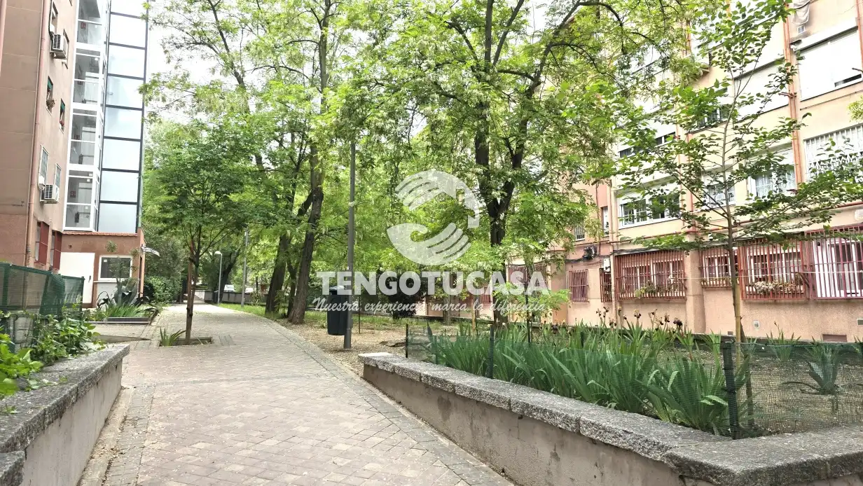 Vista exterior de Piso en venta en Madrid con Amueblado