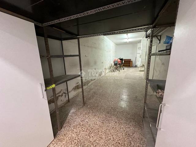 Local comercial en Venta en Carrer de la Democràcia en Nou Moles