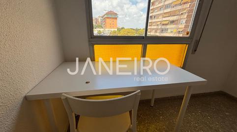 Foto 4 de Piso de alquiler en Avinguda de la Constitució, Torrefiel, Valencia