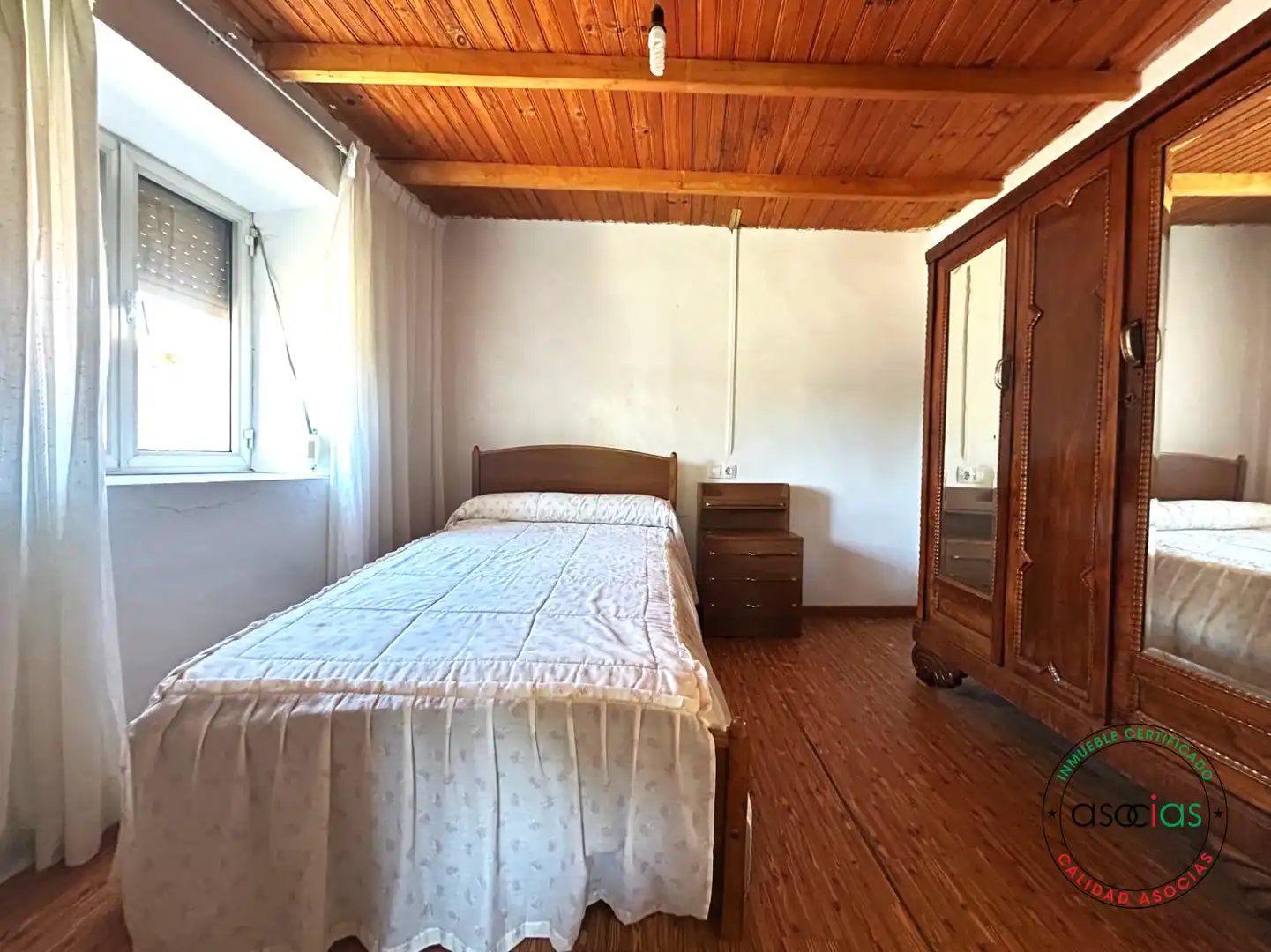 Dormitori de Casa o xalet en venda en Villazanzo de Valderaduey amb Jardí privat, Terrassa i Moblat