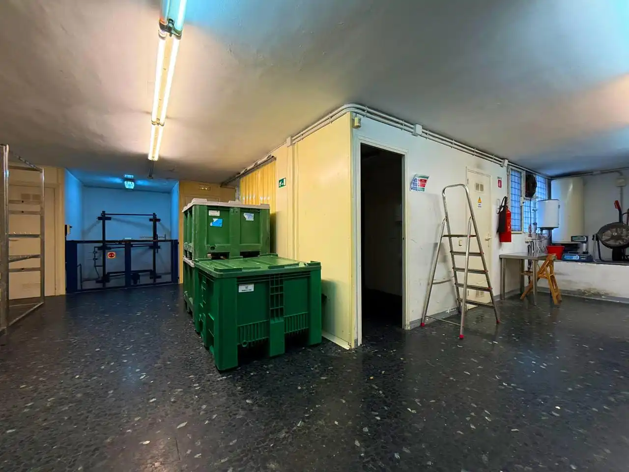 Local comercial en venta en Carrer de Joaquim Ruyra, imagen 2