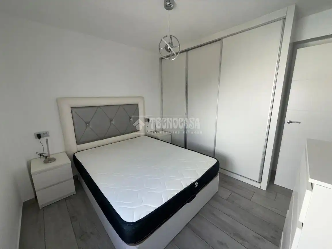 Bedroom of Flat for sale in Sevilla  with Air Conditioner