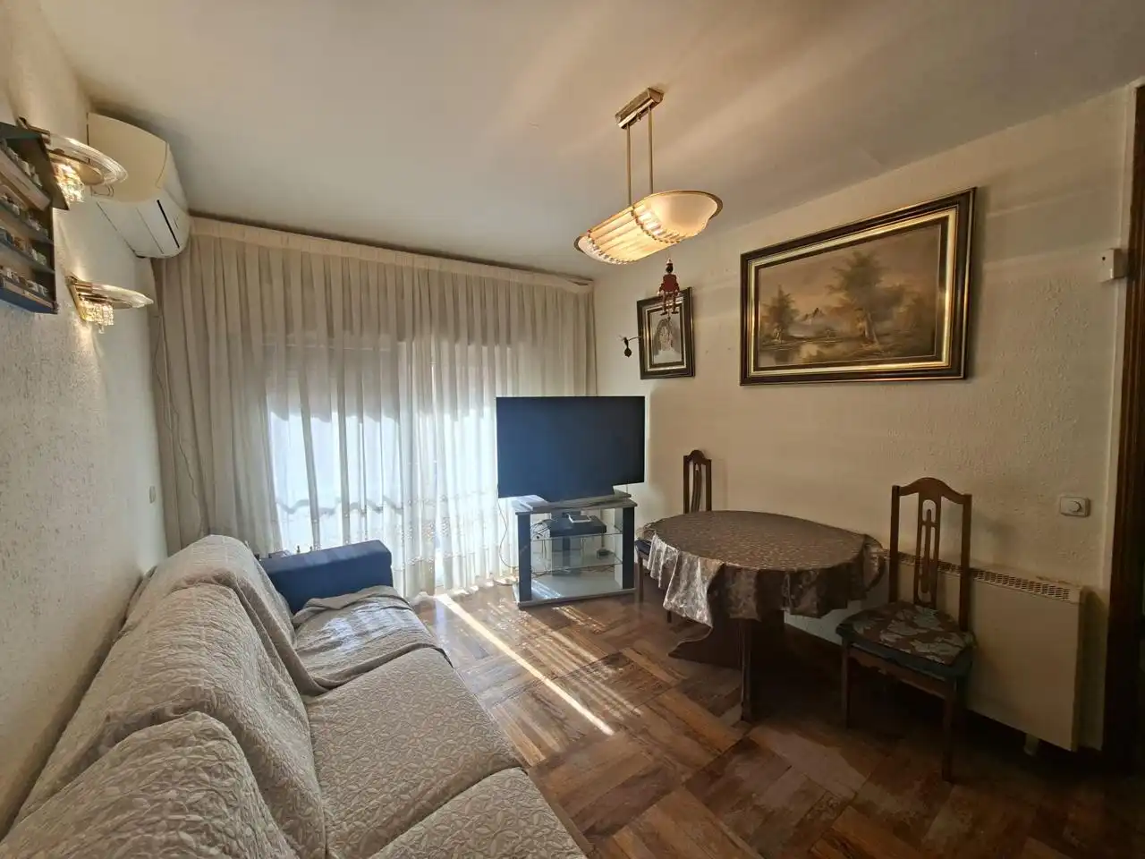 Sala de estar de Piso en venta en  Madrid Capital con Aire acondicionado, Calefacción y Parquet