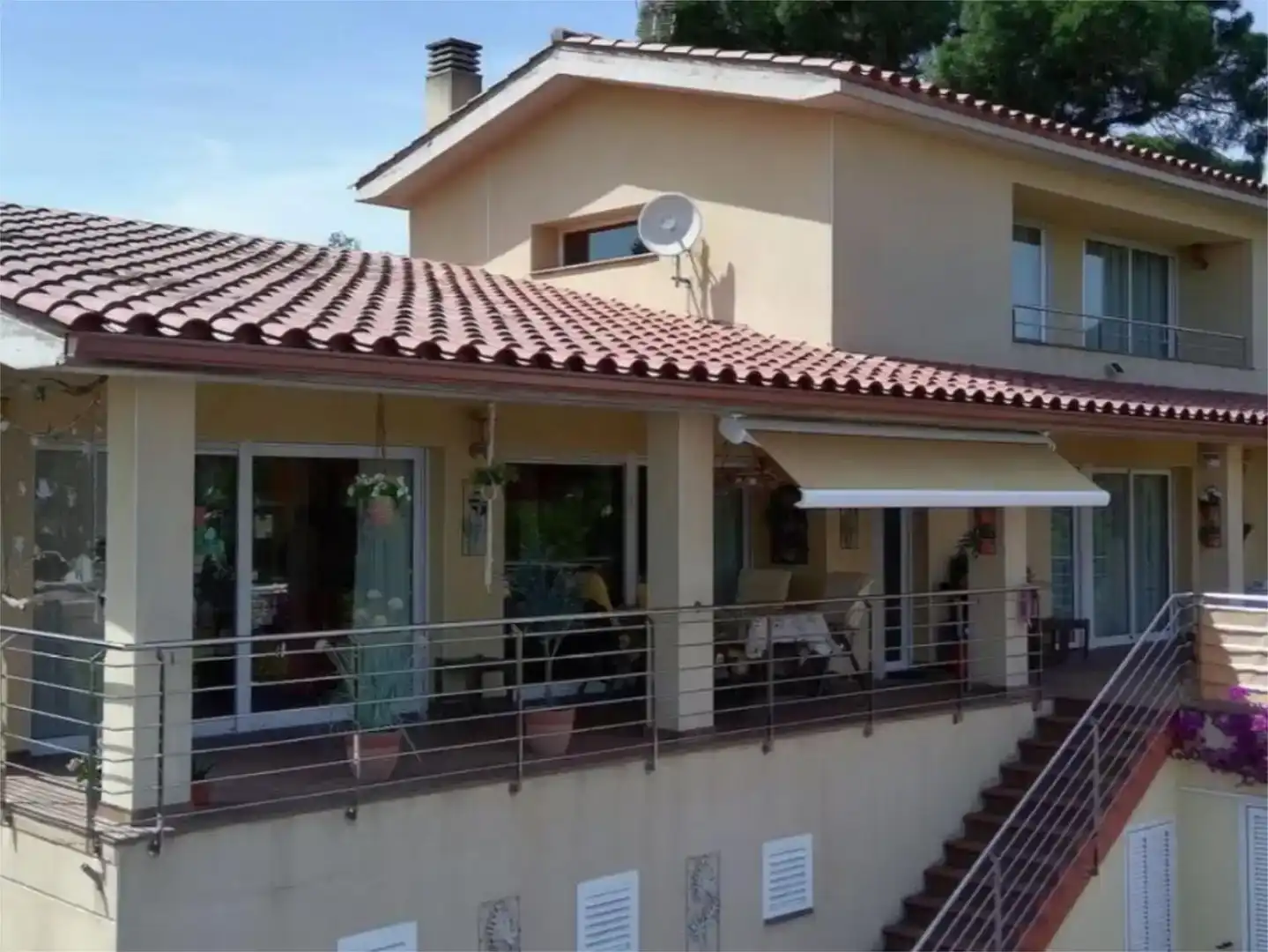 Außenansicht von Country house zur Miete in L'Estartit mit Klimaanlage, Schwimmbad und Balkon