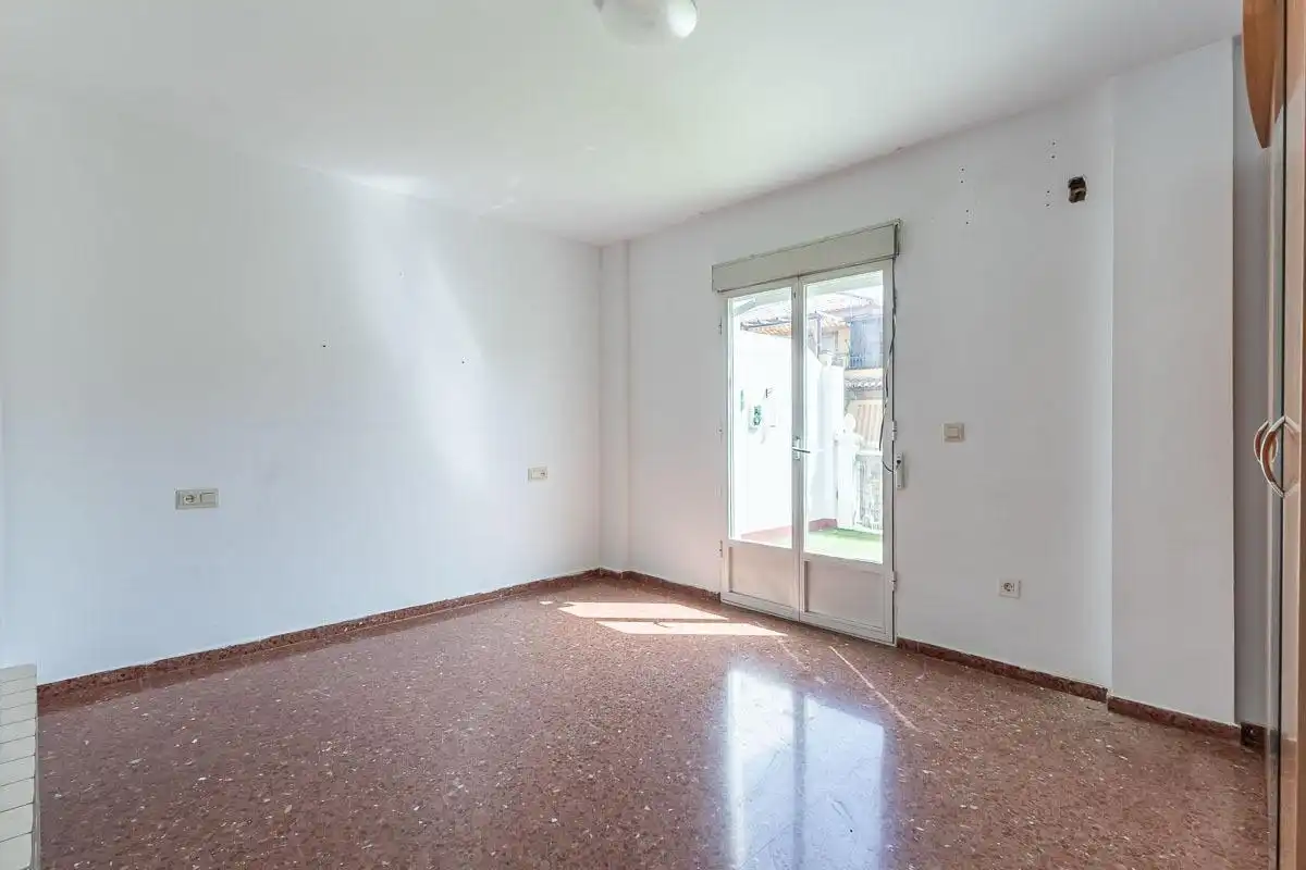 Casa adosada en venta en Huétor Vega con Terraza
