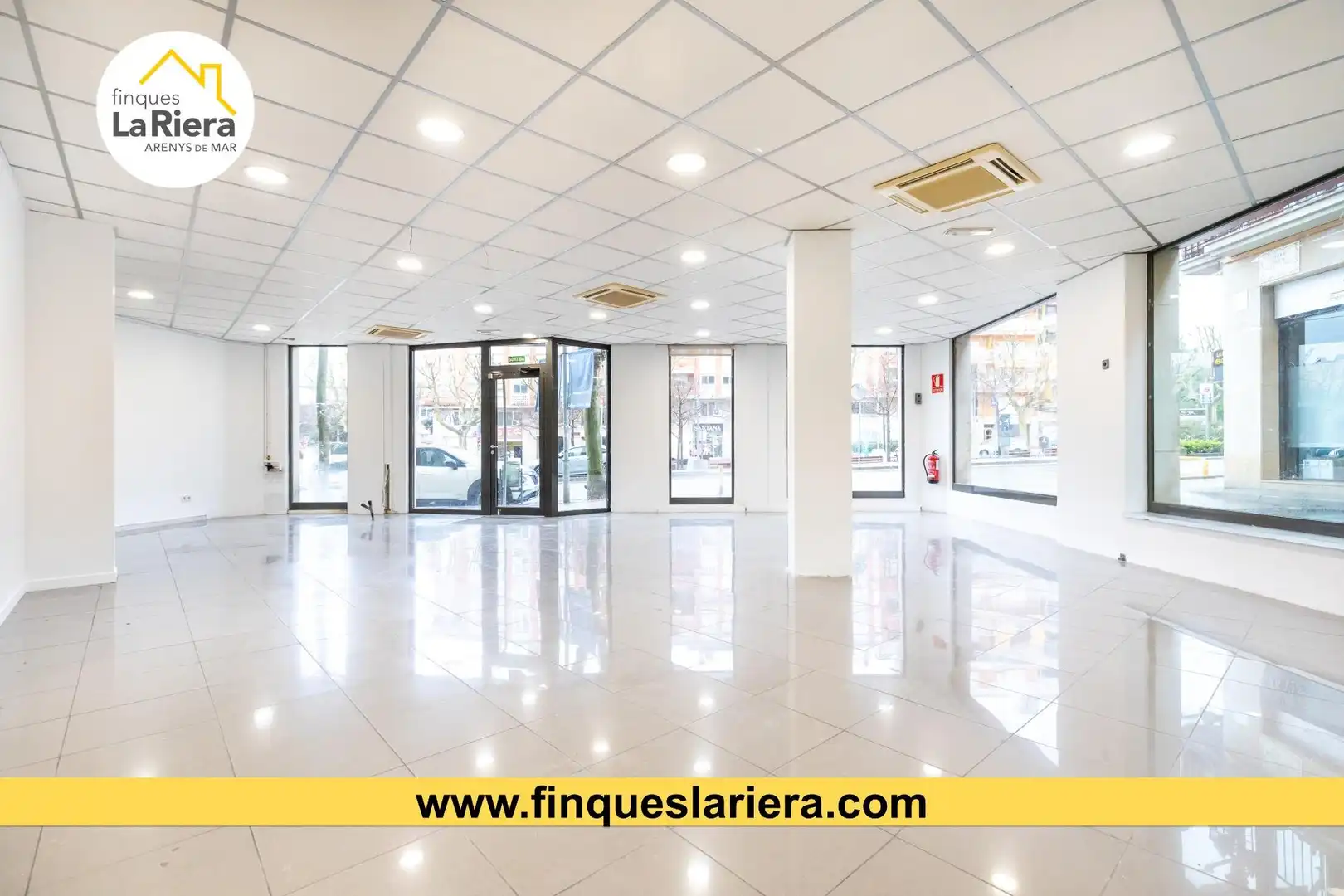 Business premises to rent in Centre