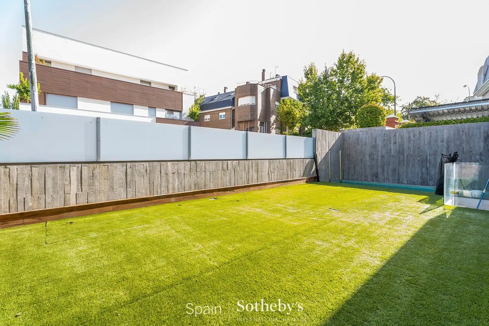 Jardín de Casa adosada en venta en Madrid con Aire acondicionado, Calefacción y Jardín privado