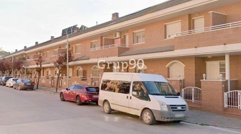 BONITA CASA ADOSADA EN PUIGVERD DE LLEIDA   Si buscas tranquilidad, espacio y calidad de vida a pocos minutos de Lleida esta casa