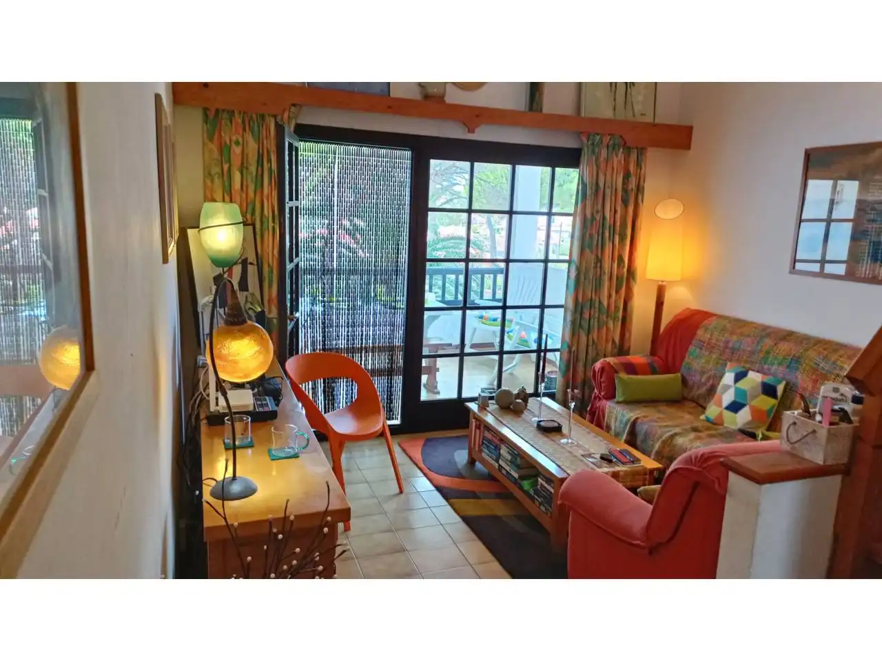 Living room of Flat for sale in L'Escala  with Terrace, Furnished and Community pool