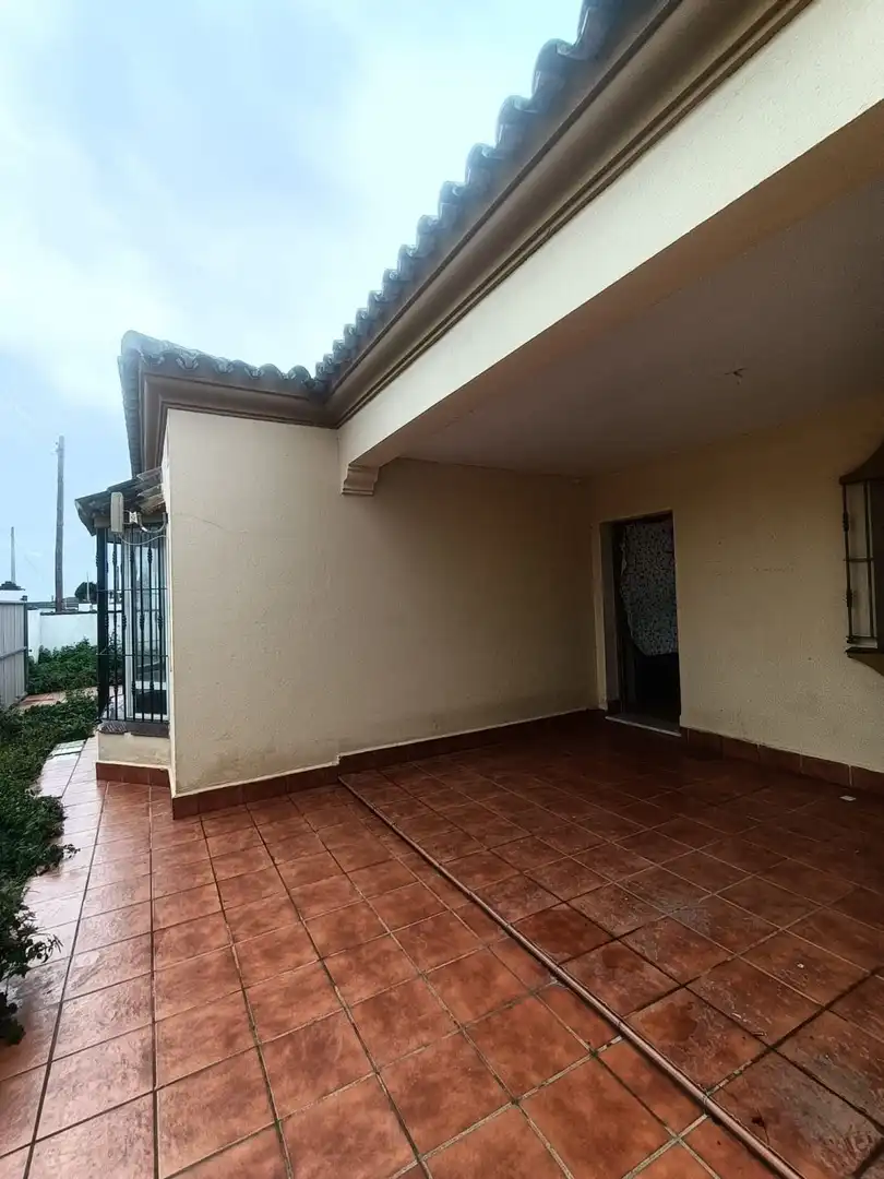 Chalet con jardín en venta en Pelagatos - Pago del Humo