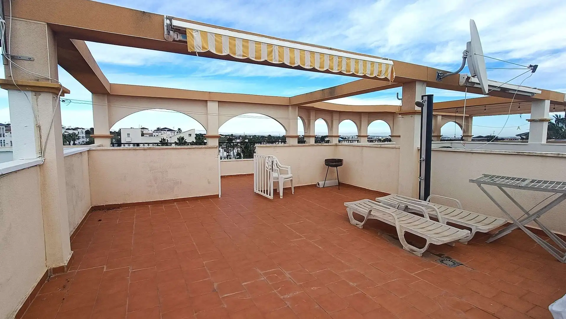 Terrassa de Apartament en venda en Orihuela amb Jardí privat, Moblat i Balcó