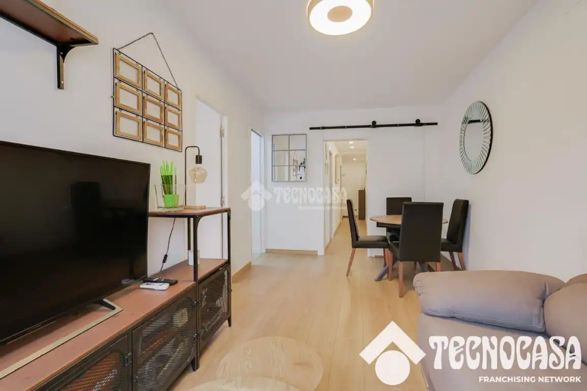 Dormitori de Pis en venda en Santa Coloma de Gramenet amb Aire condicionat