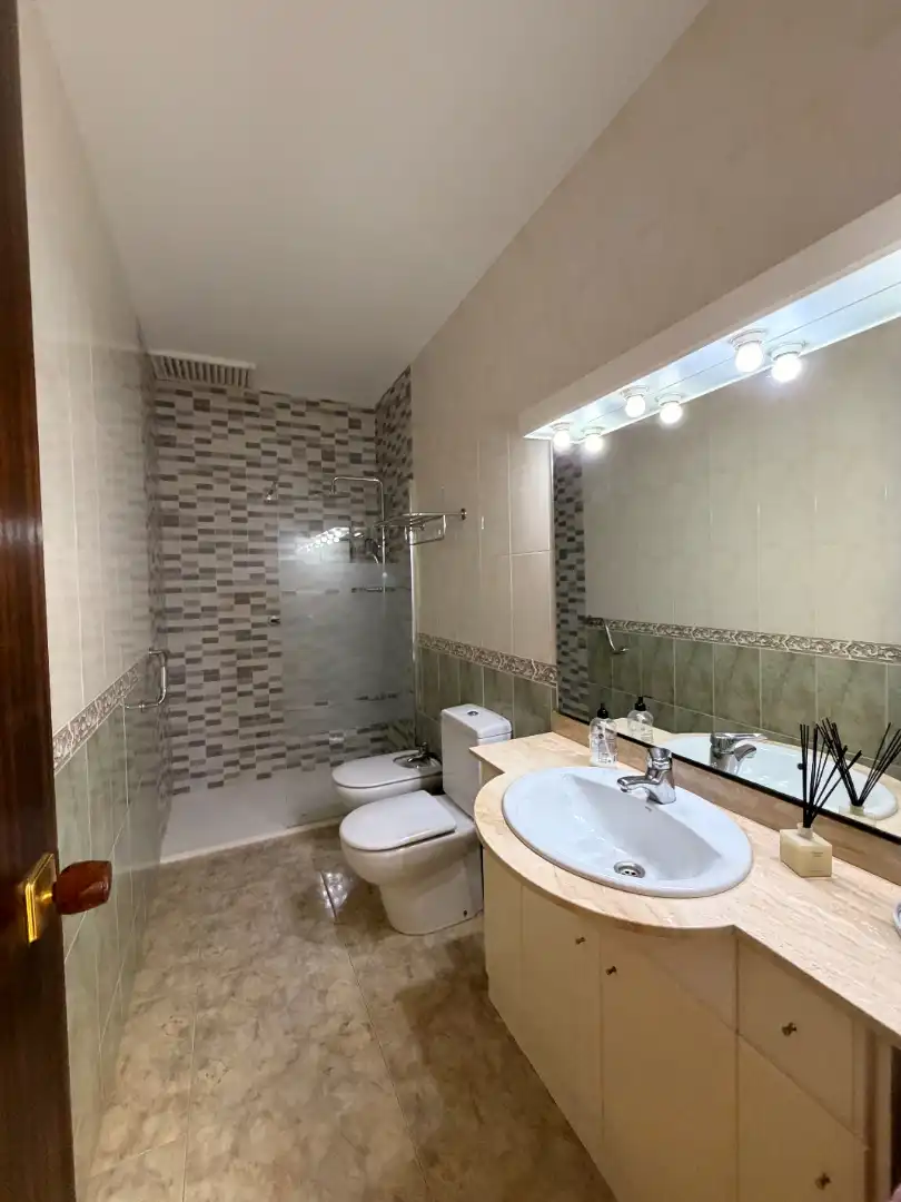 Baño de Ático para compartir en Rubí con Aire acondicionado, Calefacción y Terraza