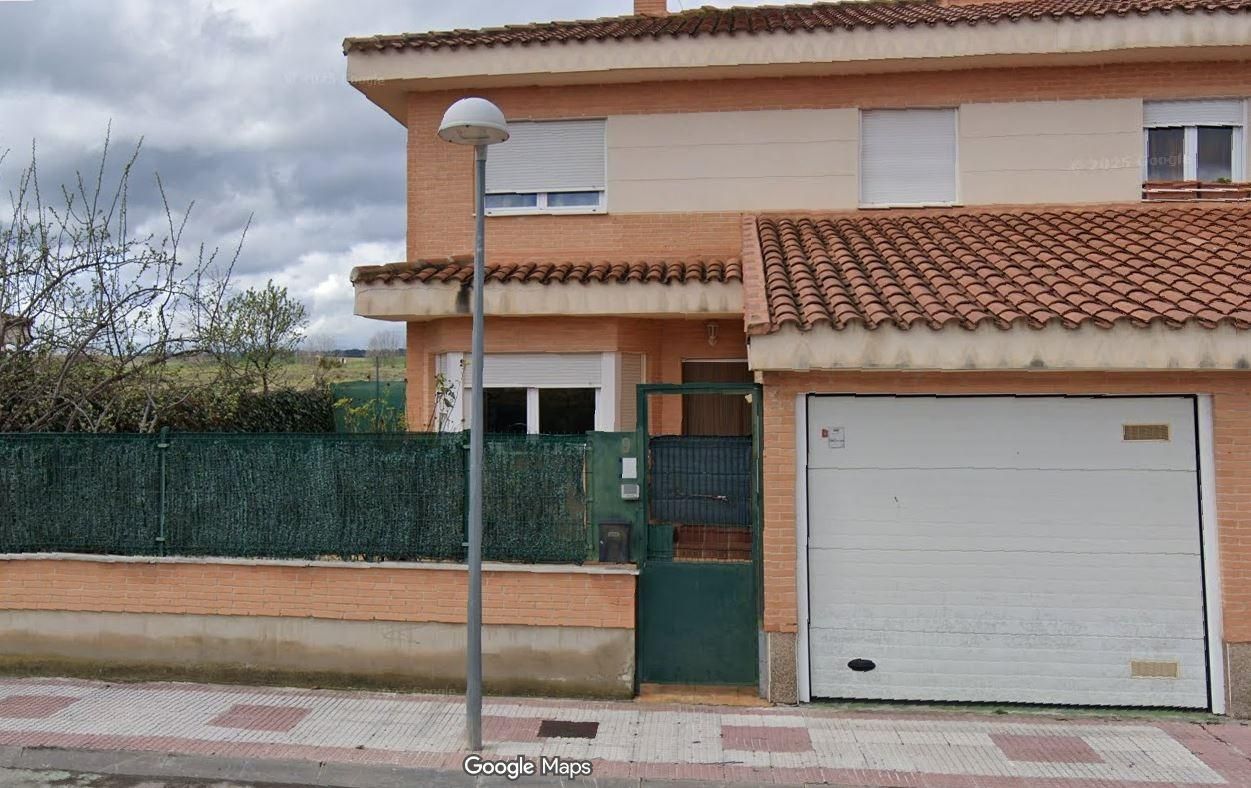 Außenansicht von Einfamilien-Reihenhaus zum Verkauf in Fontanar