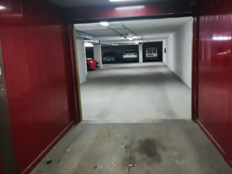Parkplatz von Geschaftsraum zum Verkauf in Torrevieja mit Klimaanlage, Heizung und Möbliert