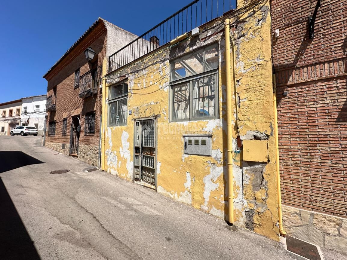 Exterior view of Single-family semi-detached for sale in Los Santos de la Humosa  with Terrace