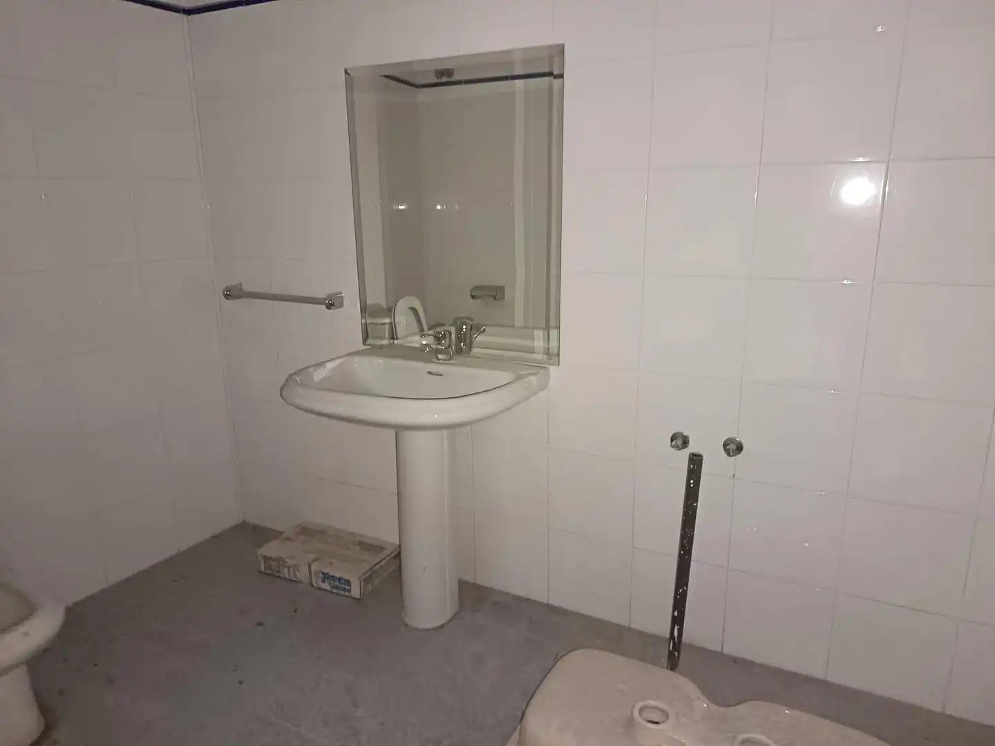 Bany de Casa o xalet en venda en Íscar amb Jardí privat, Terrassa i Traster