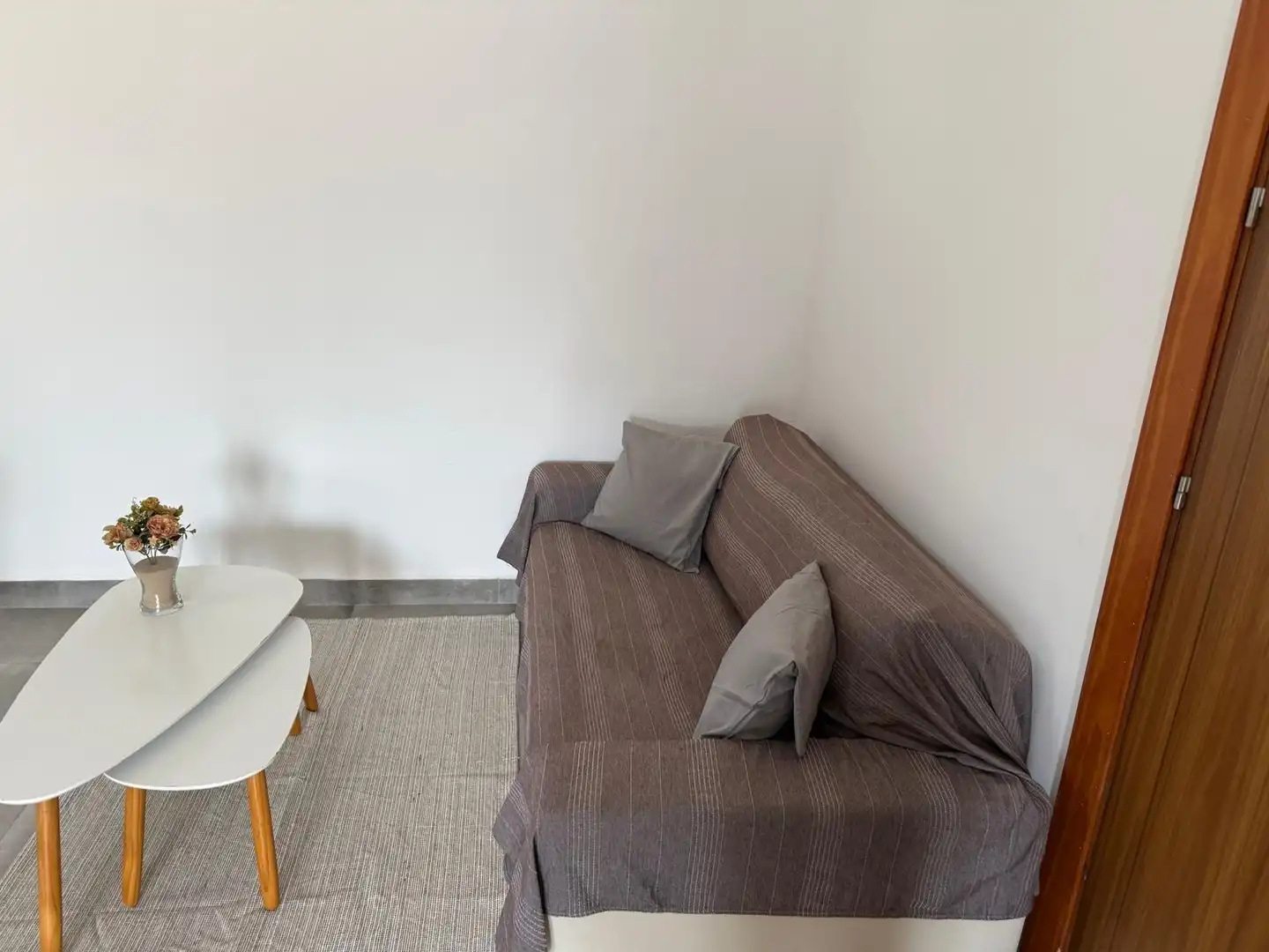Sala de estar de Piso para compartir en Chiclana de la Frontera con Jardín privado y Amueblado
