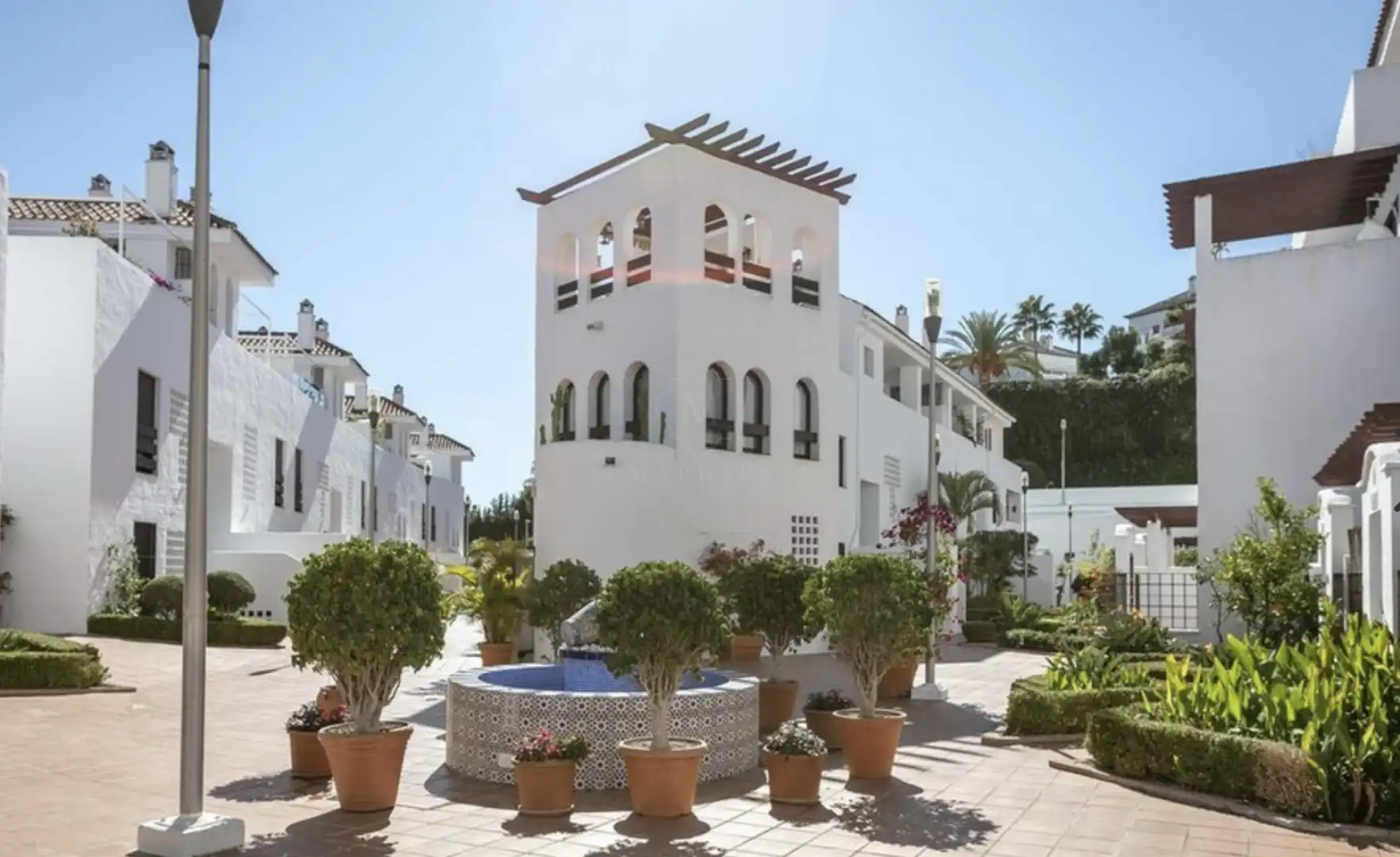Vista exterior de Apartamento en venta en Marbella con Aire acondicionado, Terraza y Piscina