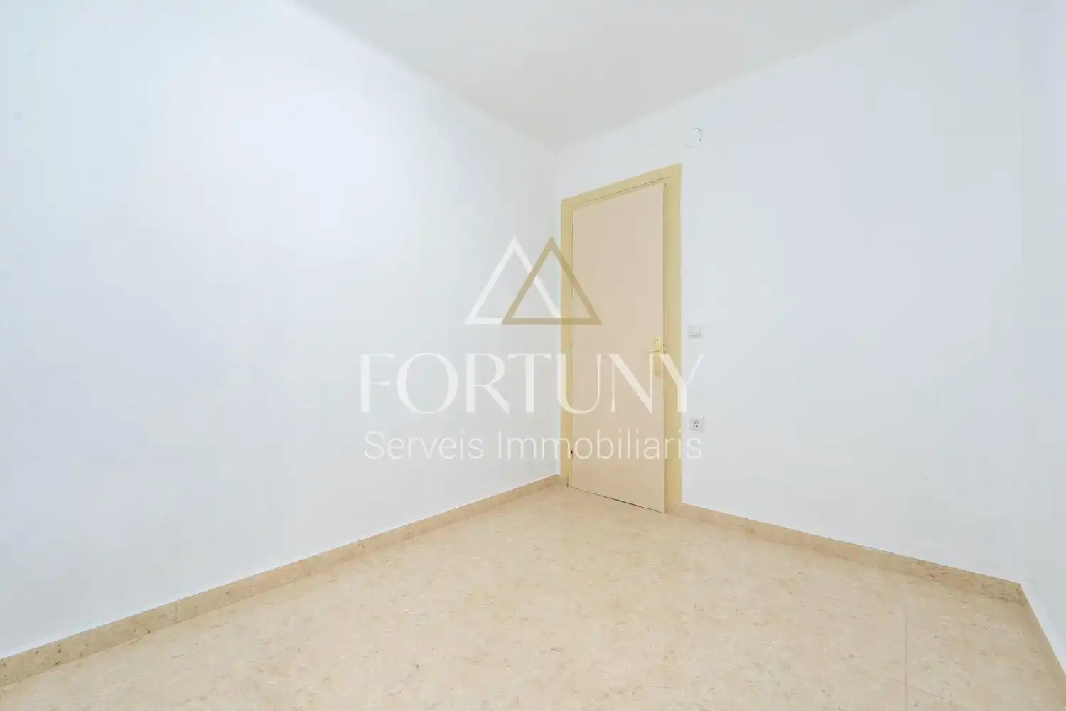 Flat with terrace for sale in del Carrilet 30, imagen 14